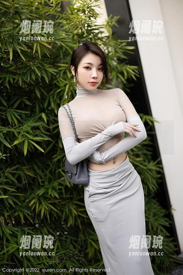秀人网 - 女友闵妮的壁纸合集：看似简单却别有洞天