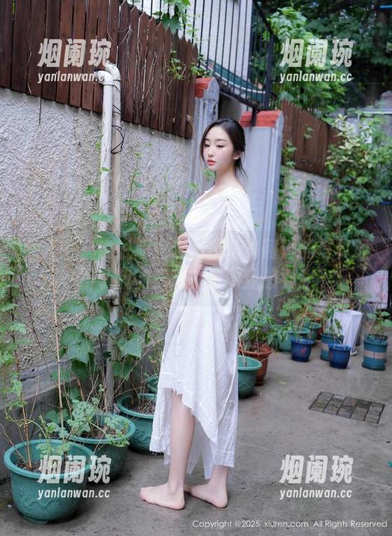 秀人网 - 谁说职业装不能美？阿汁的写真颠覆了我的三观，资源我想要！