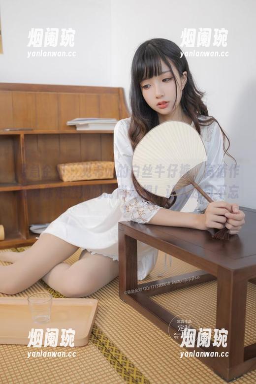 紧急企划 - 见希w的白丝牛仔裤，高清作品带你走进她的时尚幻想！让人过目不忘！