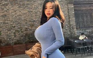 微密圈 – 我不确定紫色哒豚豚的黑丝写真是不是高清，但我知道我想多看几遍！