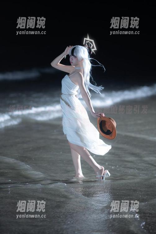 纸悦Etsu_ko最新写真，潜藏的秘密引发无限遐想。