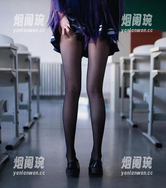 从短裙到翎柒菜菜：一组图集教你如何在大街上‘炫耀’存在！