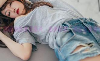 菠萝社 – 刘娅希的美足图片，免费获取，保证让你停不下来！