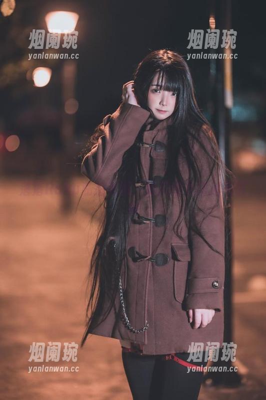 落落Raku私拍美图：她用睡衣讲述的故事