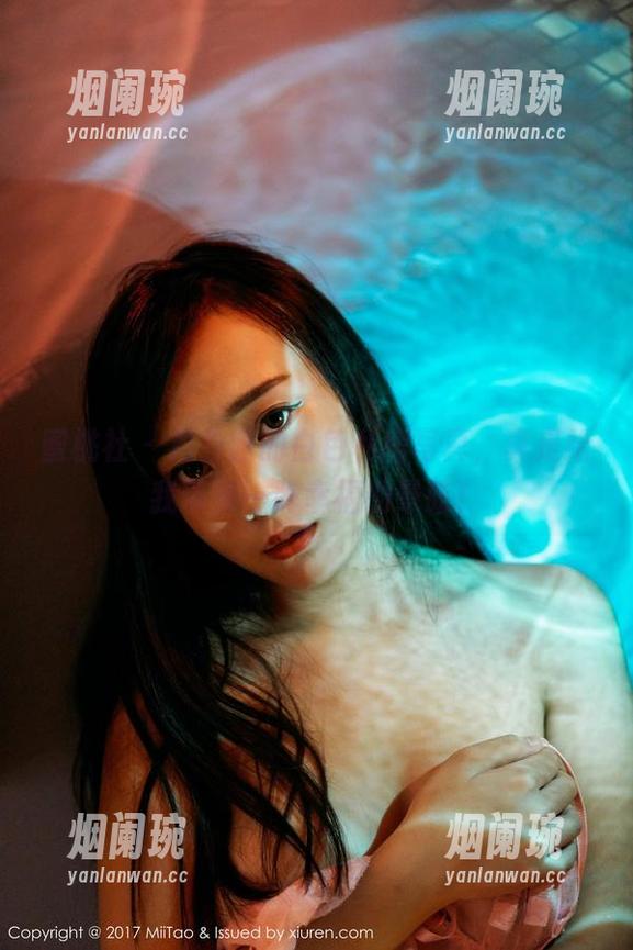 蜜桃社-月音瞳 蜜桃社 - 月音瞳的白色私房写真,真是给我带来一阵幸福的晕眩!