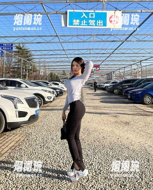 微密圈 - 金希儿的泳装套图，收拾心情的同时还得备好眼药水，真的是太美了！