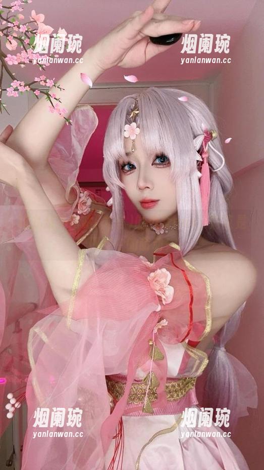 阿九从不咕咕(九言)的少女cos，简直是现实中的萌动！