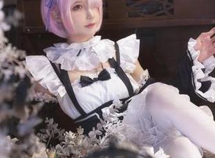 来吧！阿包也是兔娘最新写真和06月舰长一起把《明日方舟森蚺》的世界变得‘光怪陆离’！