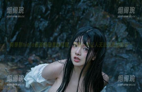 阿寨寨ninja最新图册里的制服，真是一种让人无法抗拒的暗示…