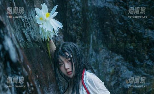 翻阅阿寨寨ninja的定制写真，白色让人心跳加速却又安静无比