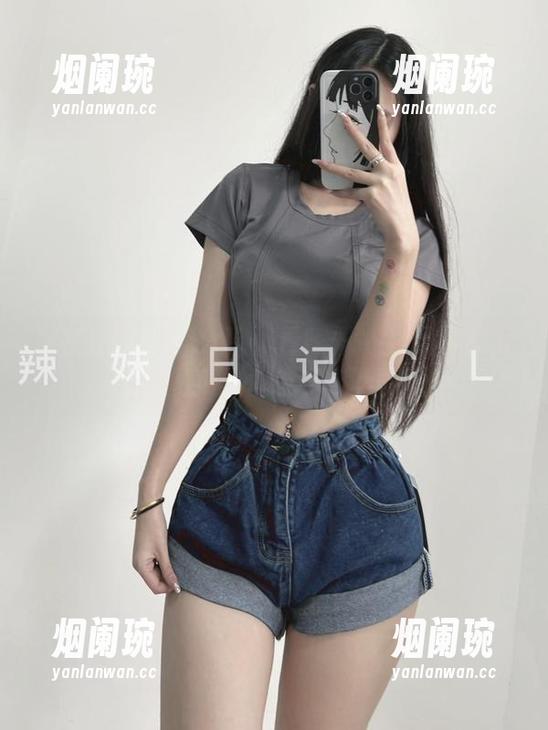 微密圈 - 高清分享：看陈佩奇如何将柳丁白丝穿得如此无辜又诱人