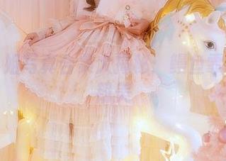 厄运小姐写真合集大揭秘：鳗鱼霏儿的坚韧美