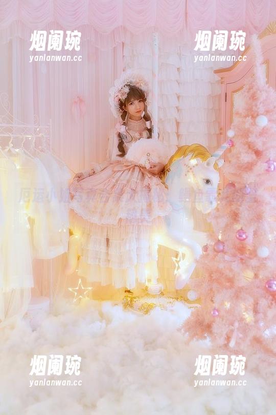 厄运小姐写真合集大揭秘：鳗鱼霏儿的坚韧美