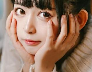 最大众的黑猫猫ovo自拍图集，真的是让人看了想养只猫。